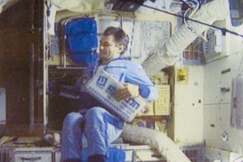 כדי להישלח לחלל עבר החלב העמיד בדיקות מקיפות של סוכנות החלל הרוסית.