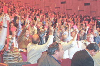 2007: הועידה הארצית ה-28 מאשרת ברב מוחץ את מכירת תנובה.